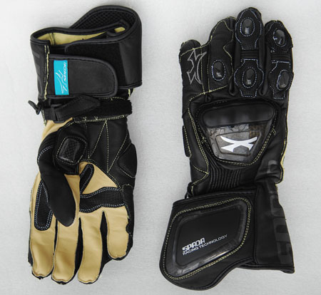 Kangaroo palm, lots of armour and the de rigeur conjoined little fingers mark these out as pukka race gloves...