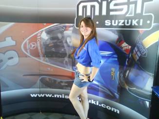doing my thing for MIST Suzuki at the British Superbikes final at Brands Hatch 2009