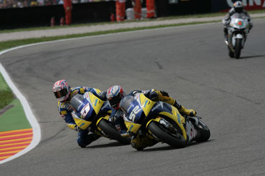 Tech3 do some formation flying. 