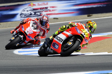 Rossi and Hayden stayed stuck together like this for the whole 32 laps... (Pic: Ducati)