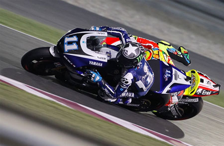 Ben Spies nearly tips Rossi off. No respect, these youngsters...(MotoGP)