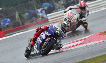 Lorenzo leads Simoncelli. Surely a match made anywhere other than Heaven.... (Pic: Yamaha)