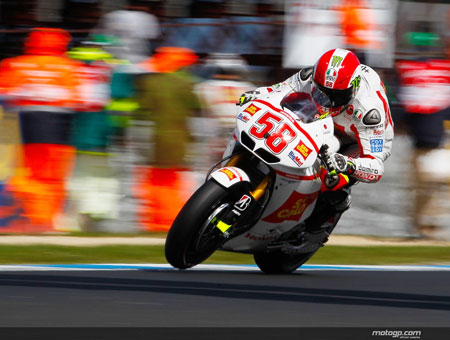 On his way to a career best finish in Philip Island - second place, and we know the win would have followed soon... (Pic: MotoGP)