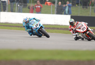 Bayliss went wide, Sykes went through and the crowd went wild.
