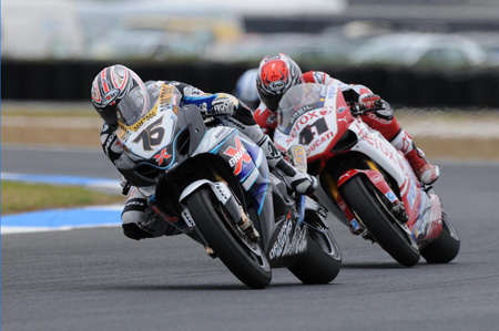 This went on for twenty laps. Sometimes closer than this. A truly epic battle.
