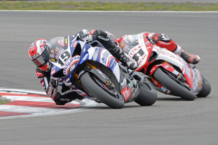 Spies shows haga a clean pair of heels, somewhere in Race One...