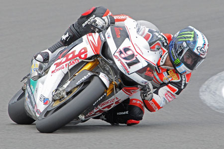 Leon Haslam doing his best with the Stiggy Honda...