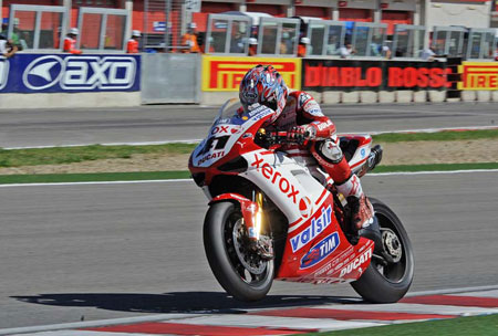 Nori Haga clearly does still have the hunger to win, and is now riding for a job next season after the Xerox team oulled out. There's still a chance the old warrior could lift a title...