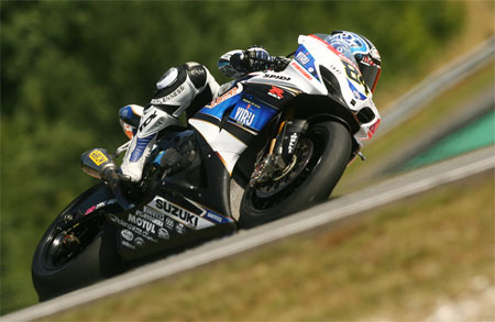 Michel Fabrizio is gradually getitng to grips with the big Suzuki. (Pic: Suzuki Racing)