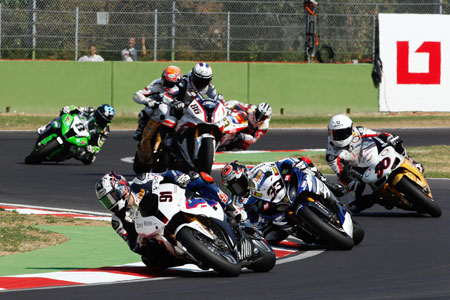 Leon Haslam made a good start and pushed hard to secure a good finish (Pic: BMW)