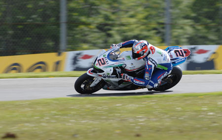 At last it seems that Leon Camier's Suzuki is working properly...