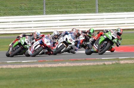 Race 1, Lap 1. It's a bit crowded as Sykes leads Camier and Checa. But Baz (78) is about to do something reckless...